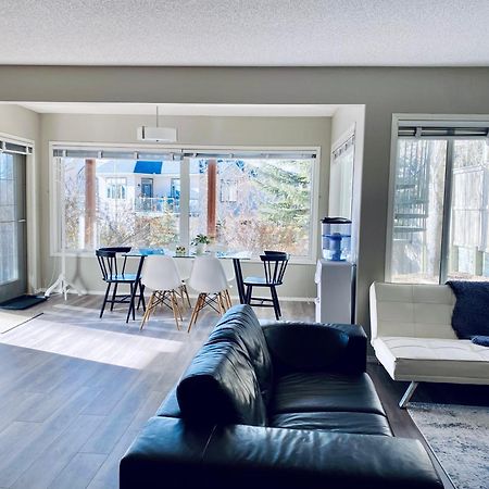 Private, Spacious, & Bright Home YYC Exterior photo