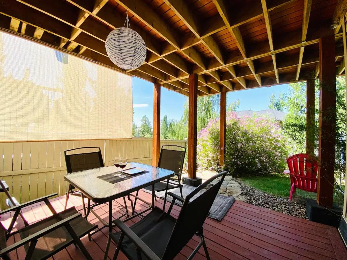 Private, Spacious, & Bright Home YYC Exterior photo